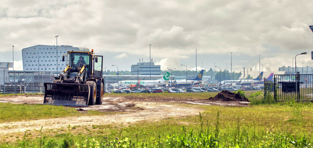 Egaliseren van de grond op Eindhoven Airport